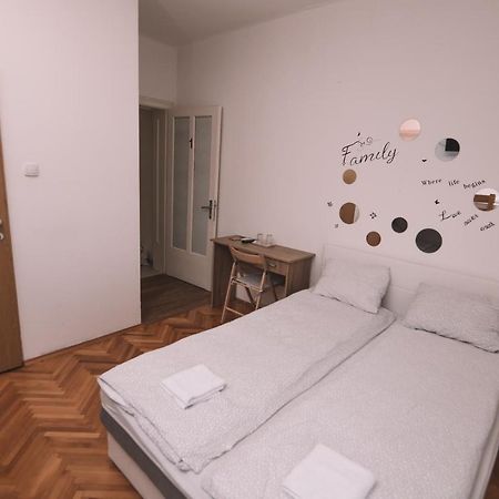 De Lux Apartment & Rooms Emilia Баня-Лука Екстер'єр фото