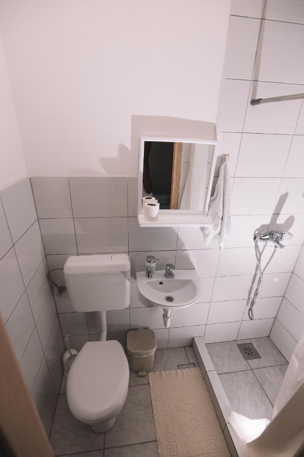 De Lux Apartment & Rooms Emilia Баня-Лука Екстер'єр фото